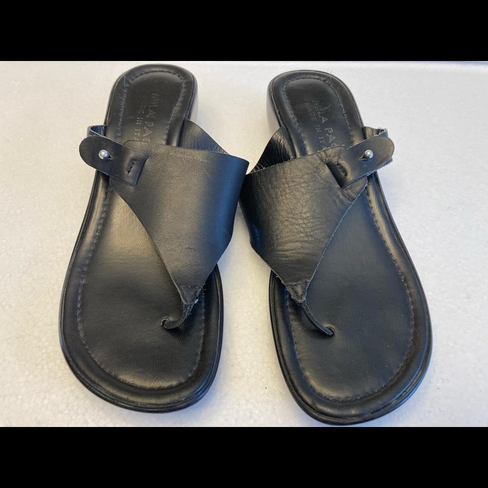 NWOT Mika Paola black leather sandals.